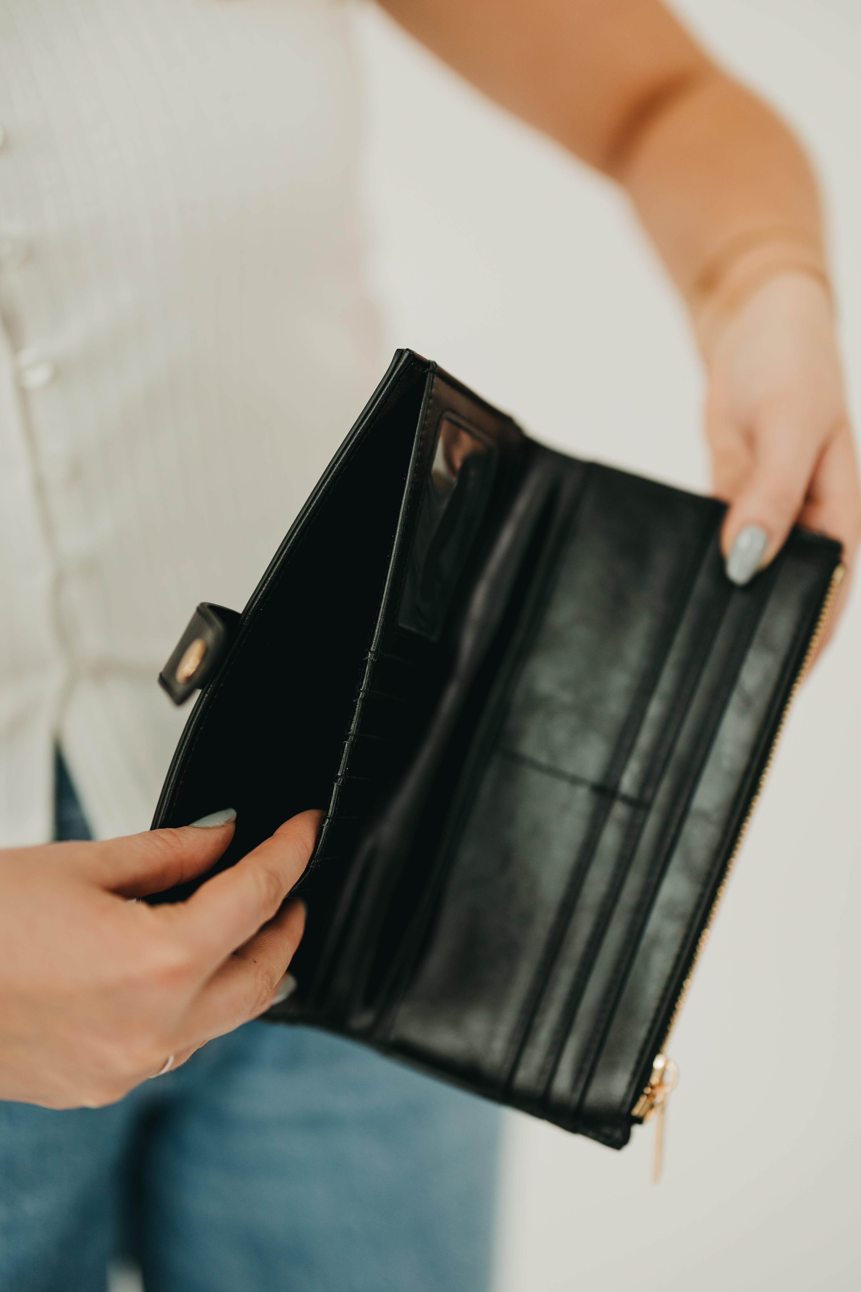 The Essentials Carry all Wallet