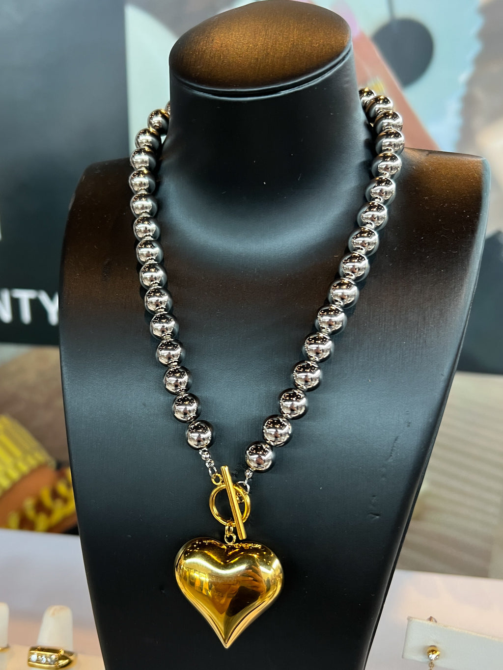 THE GLAM HEART NECKLACE
