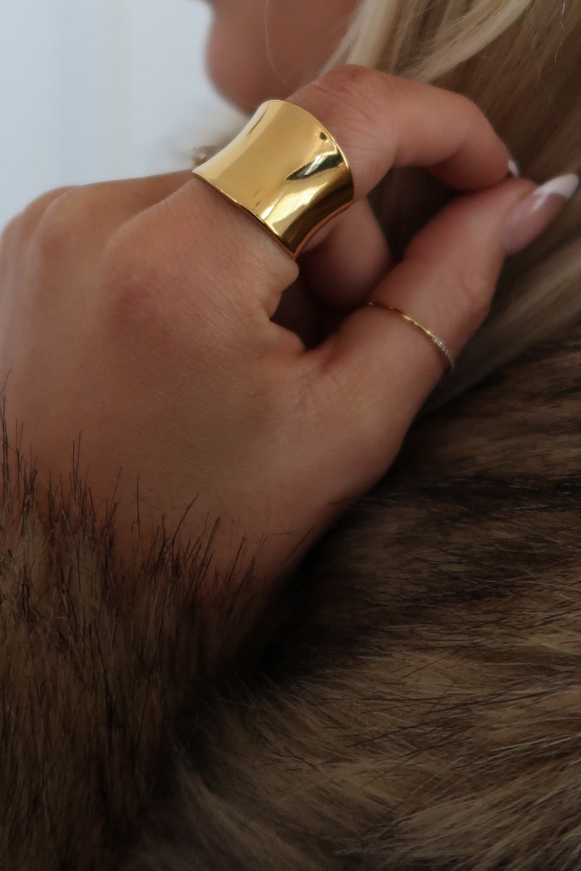 THE IRIS RING