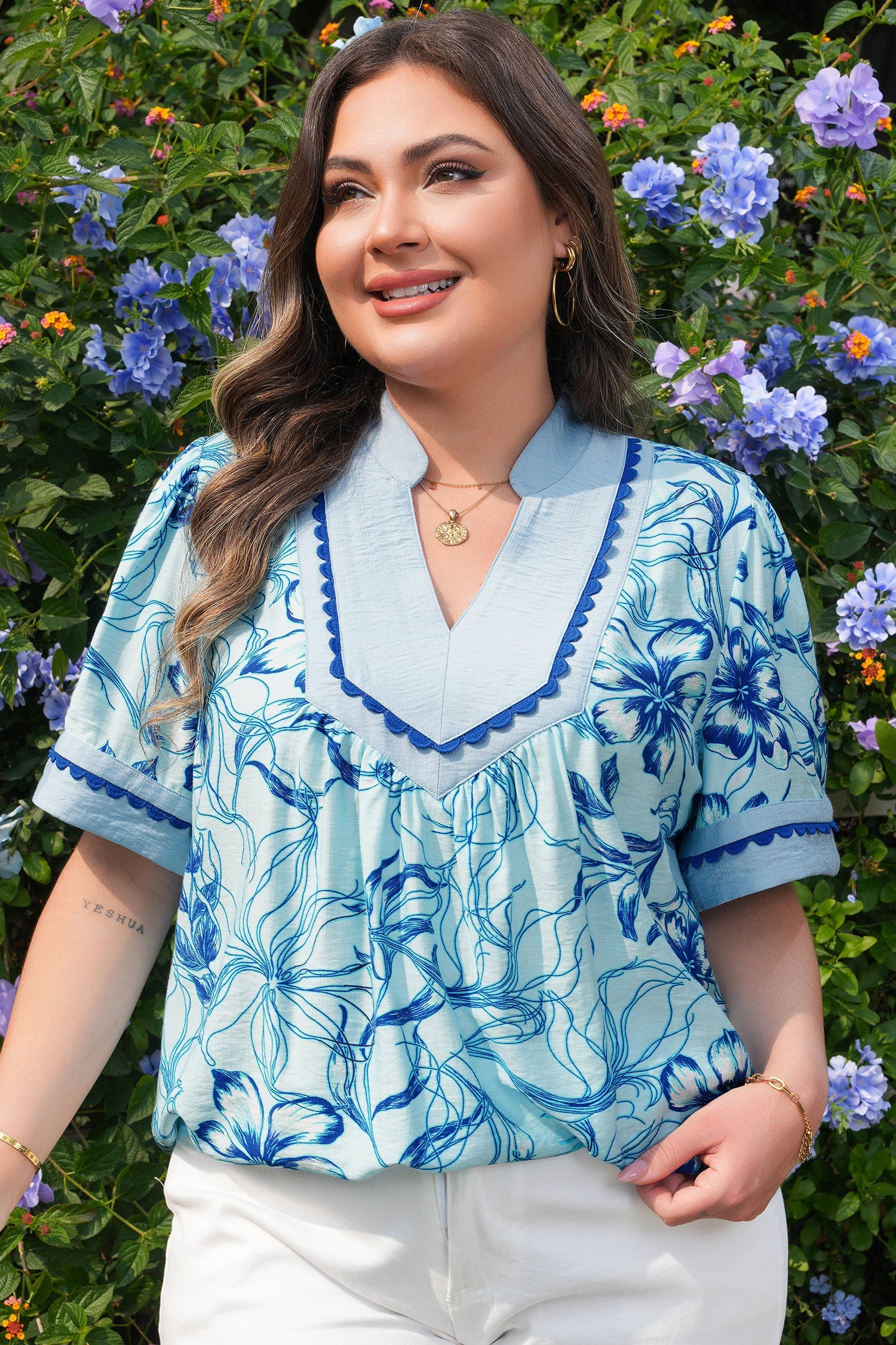 The Ivy Scallop Trim Floral Short Sleeve Blouse