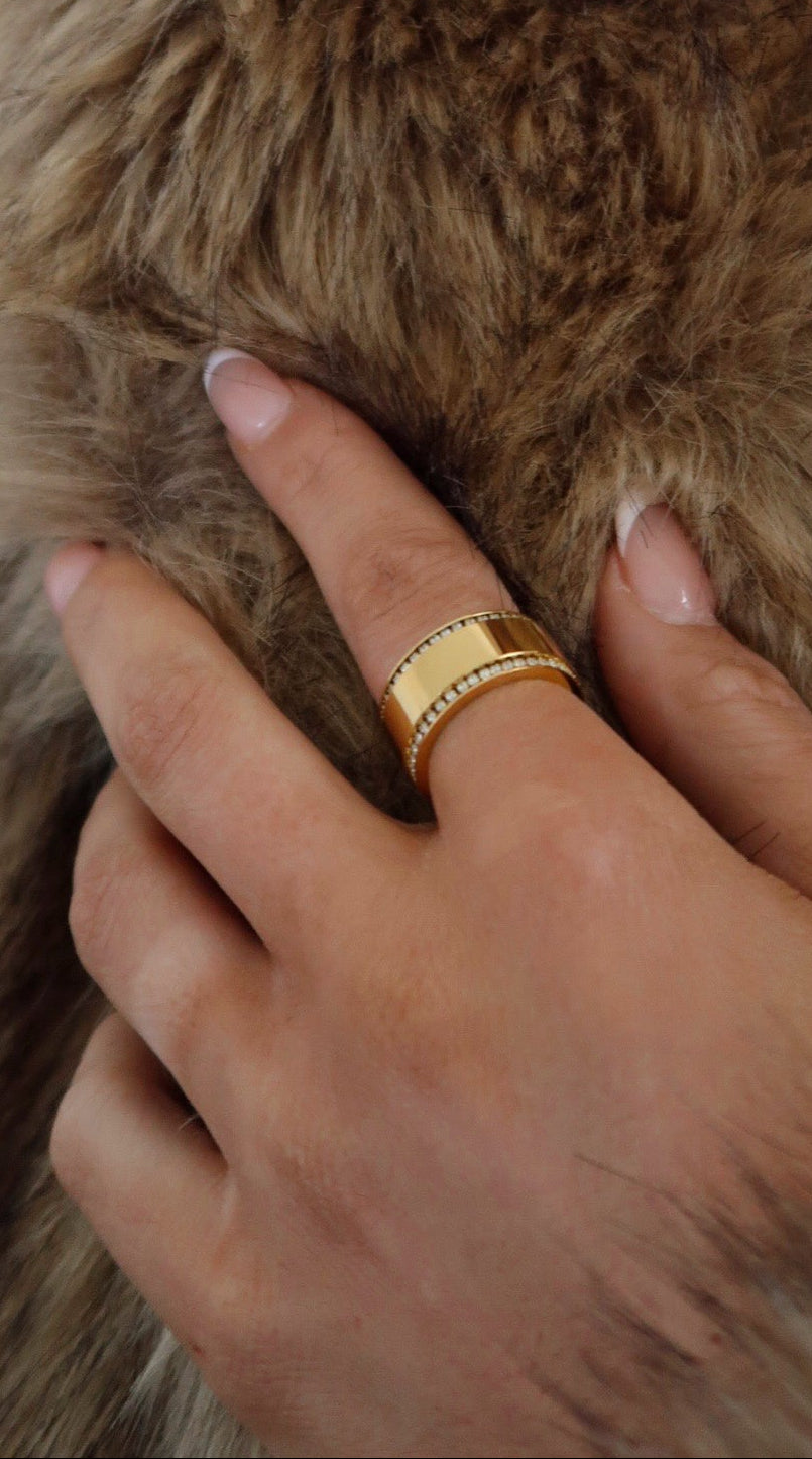 THE LILY RING