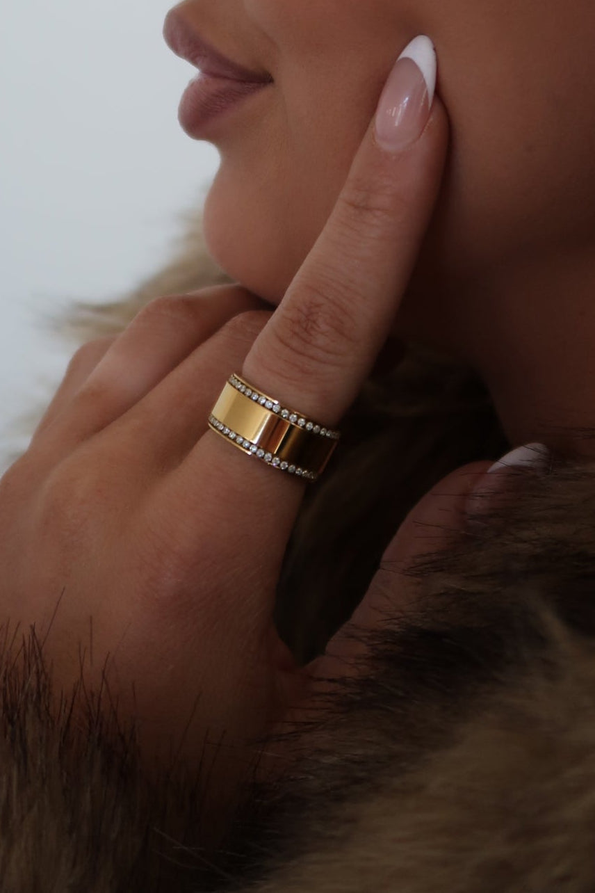THE LILY RING