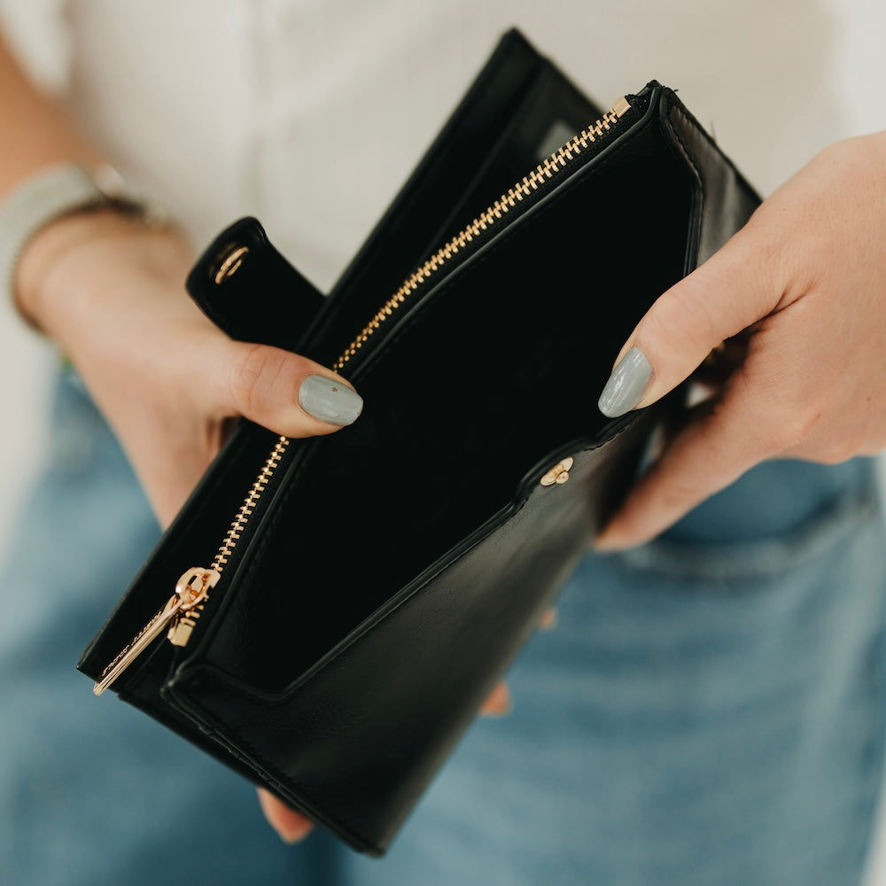 The Essentials Carry all Wallet