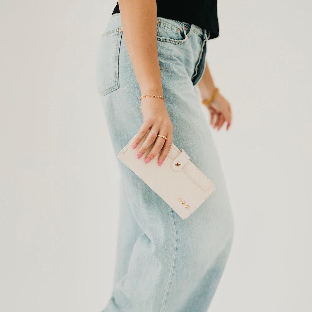 The Essentials Carry all Wallet