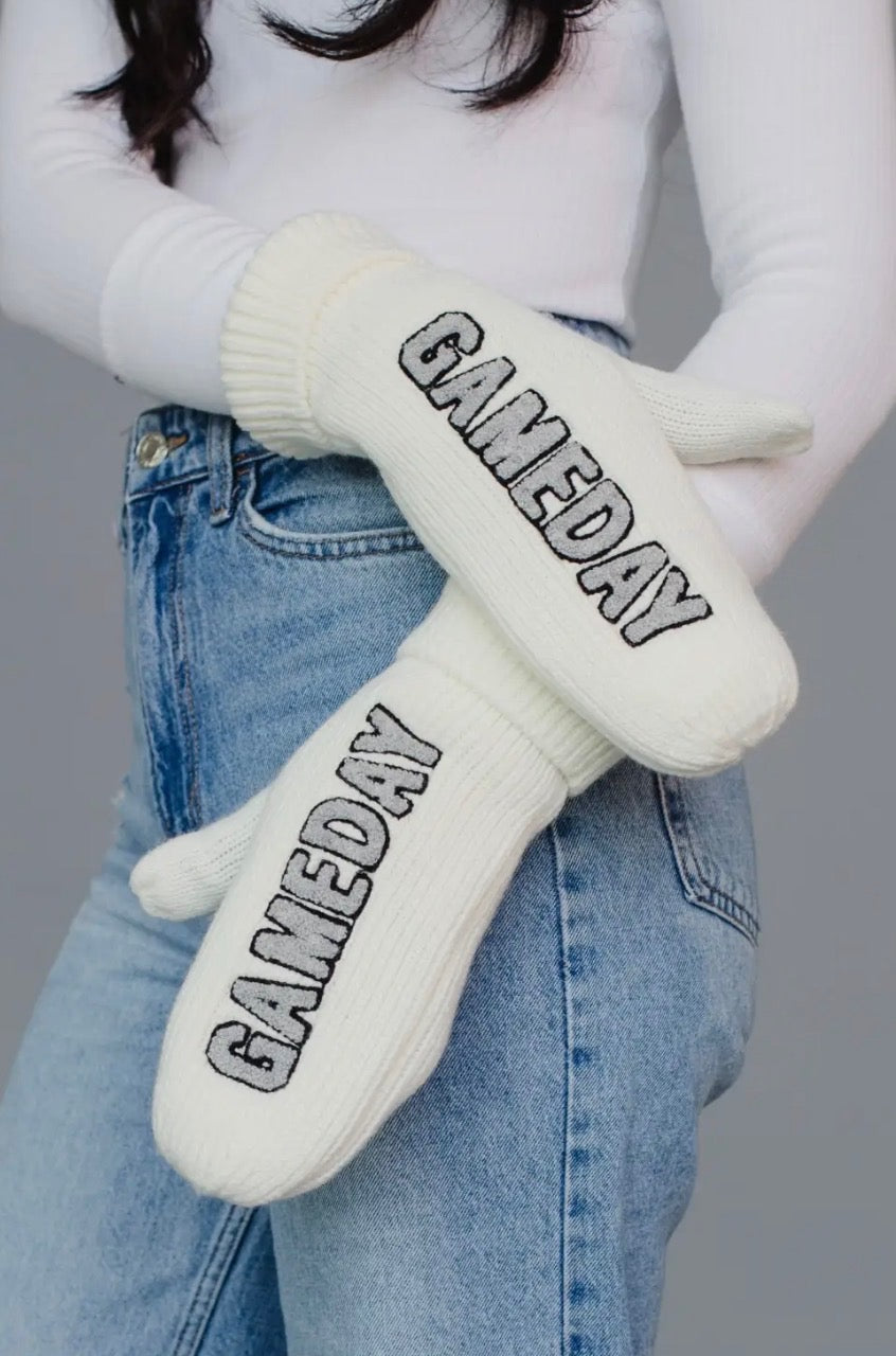 The Championship Cream Mittens