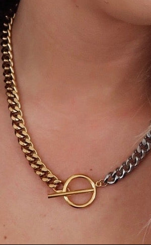 THE REAGAN NECKLACE