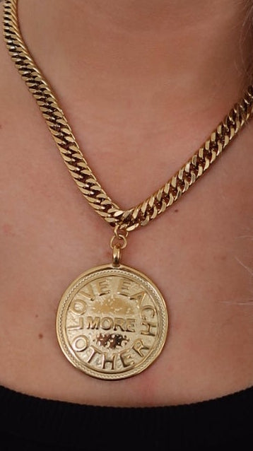THE MEREDITH NECKLACE