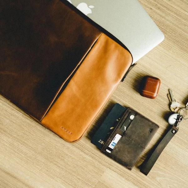 The Capsule Airpods Case