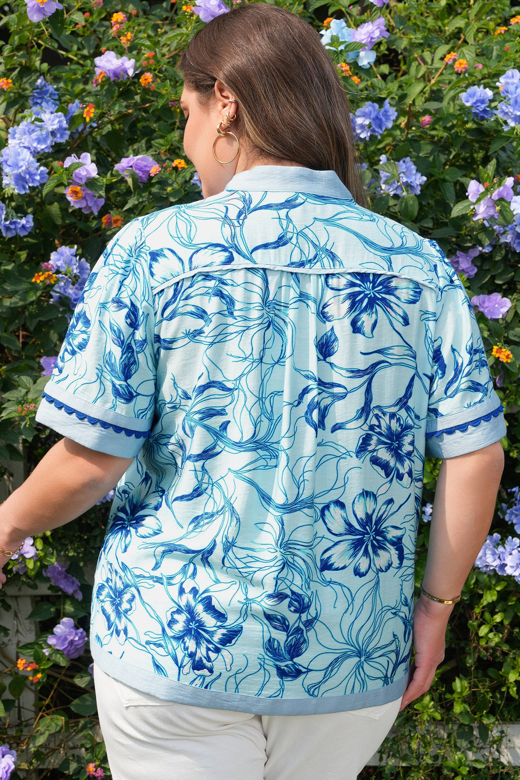 The Ivy Scallop Trim Floral Short Sleeve Blouse