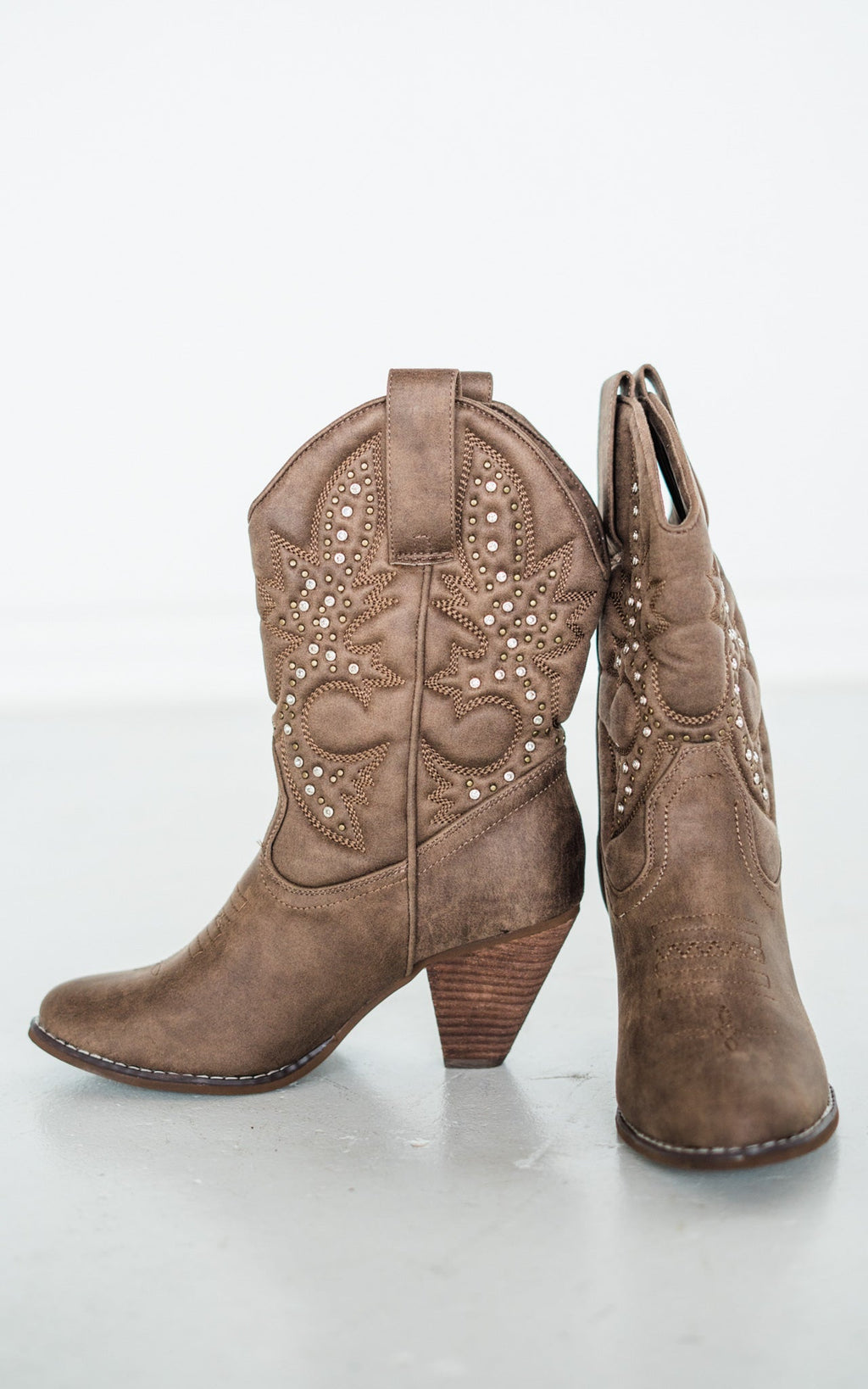 The Houston Western Boots in Taupe
