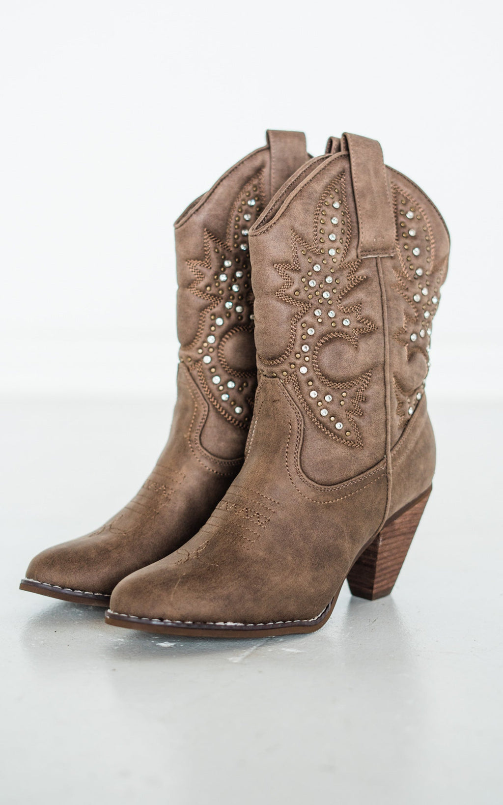 The Houston Western Boots in Taupe