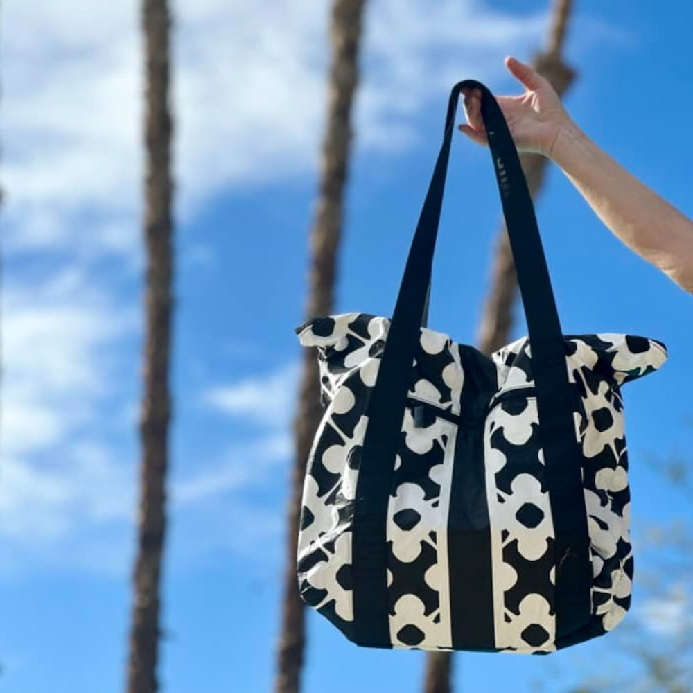 Kona Cove Tyvek Splashproof Beach Zipper Tote