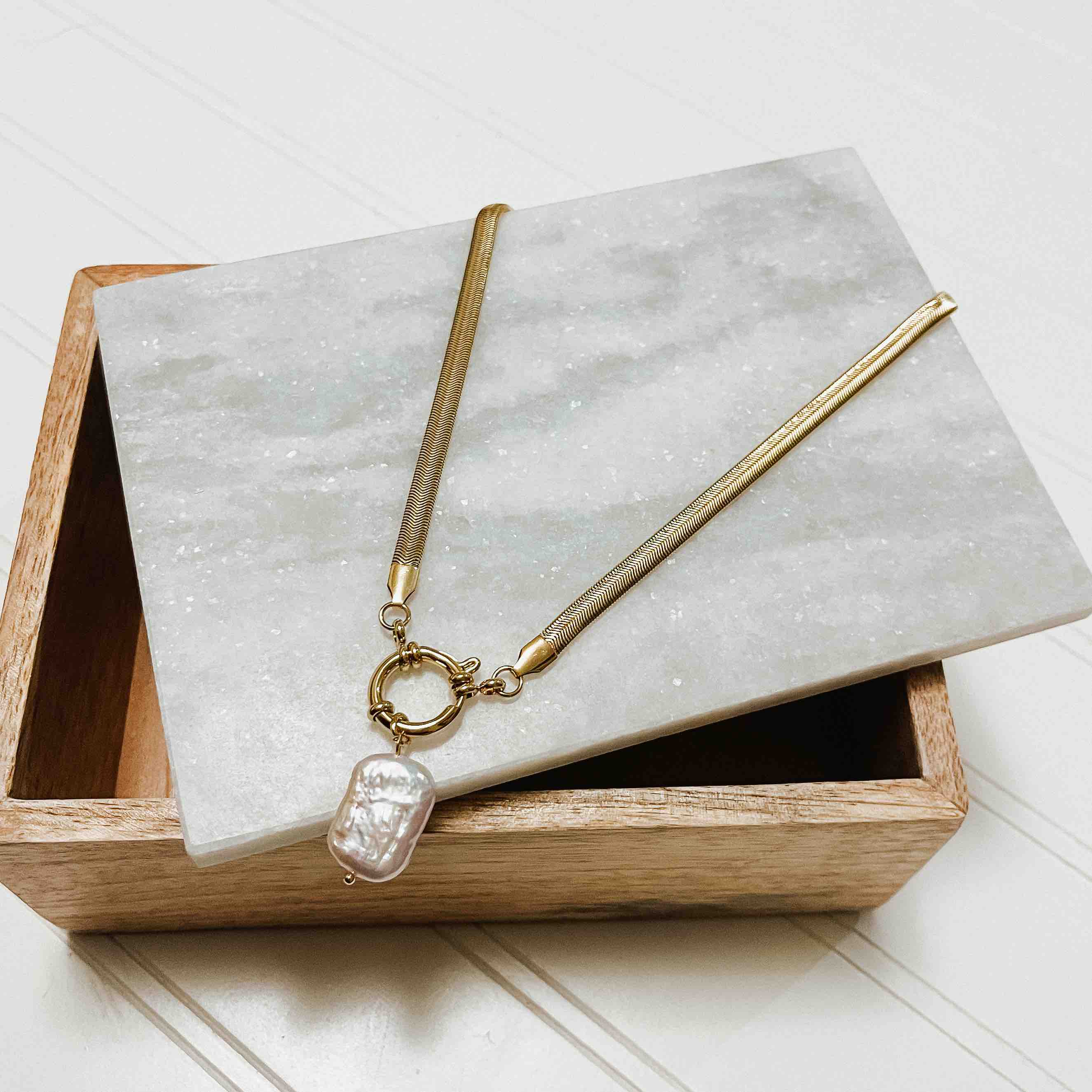 The Mother Of Pearl Necklace WATERPROOF