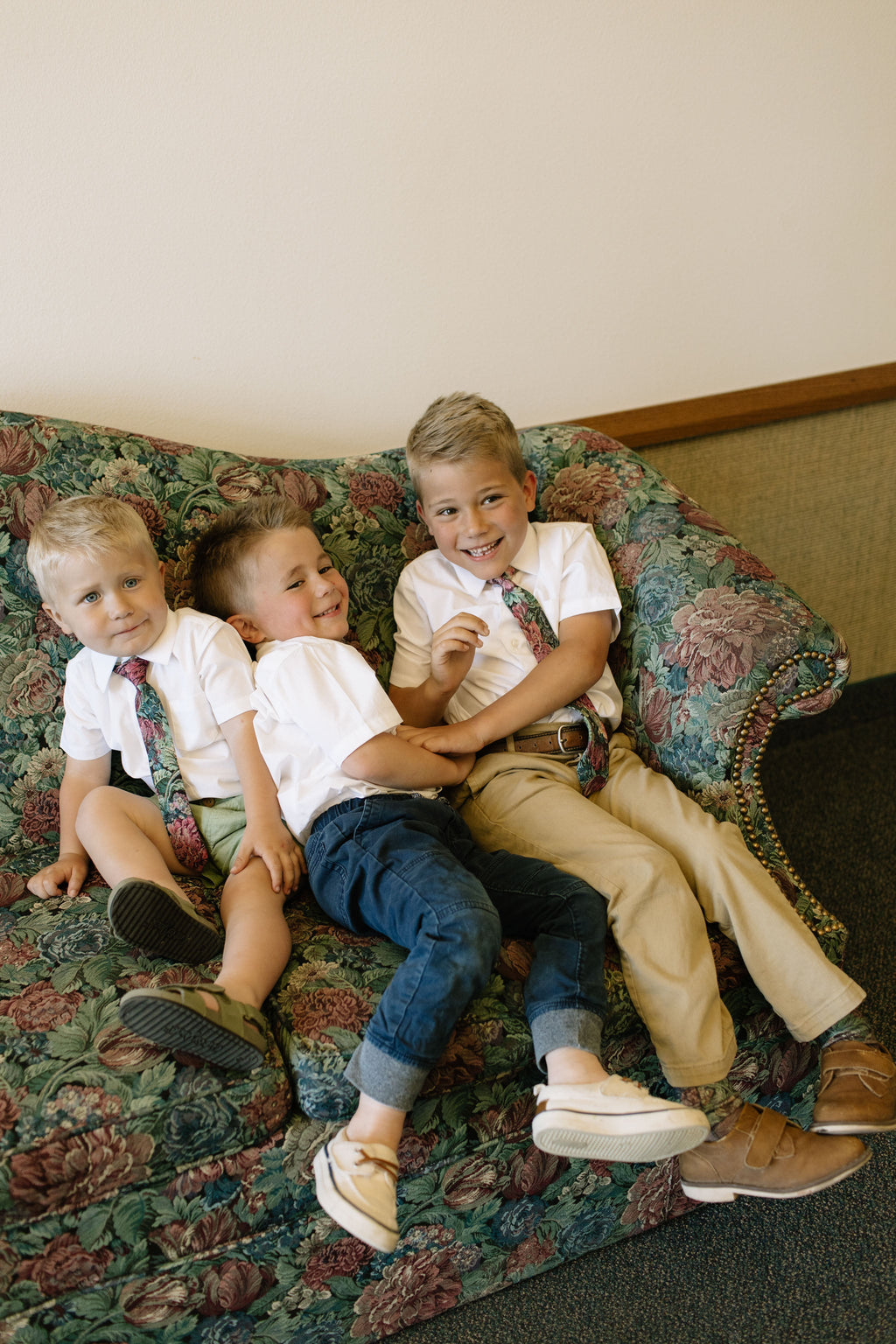 The Foyer Floral Boys Tie