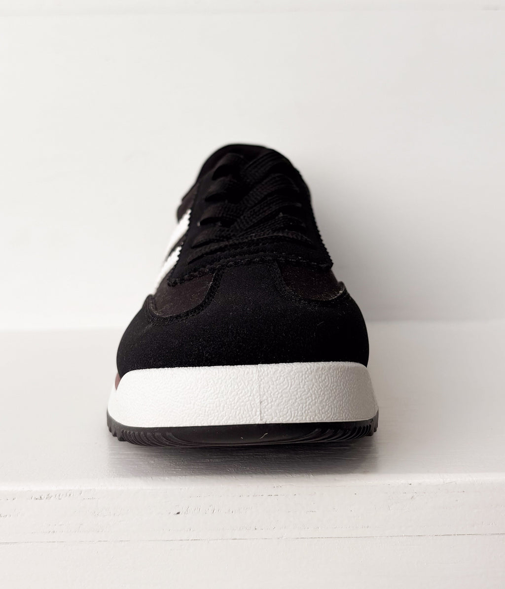 The Tokyo Dual Stripe Sneakers in Black