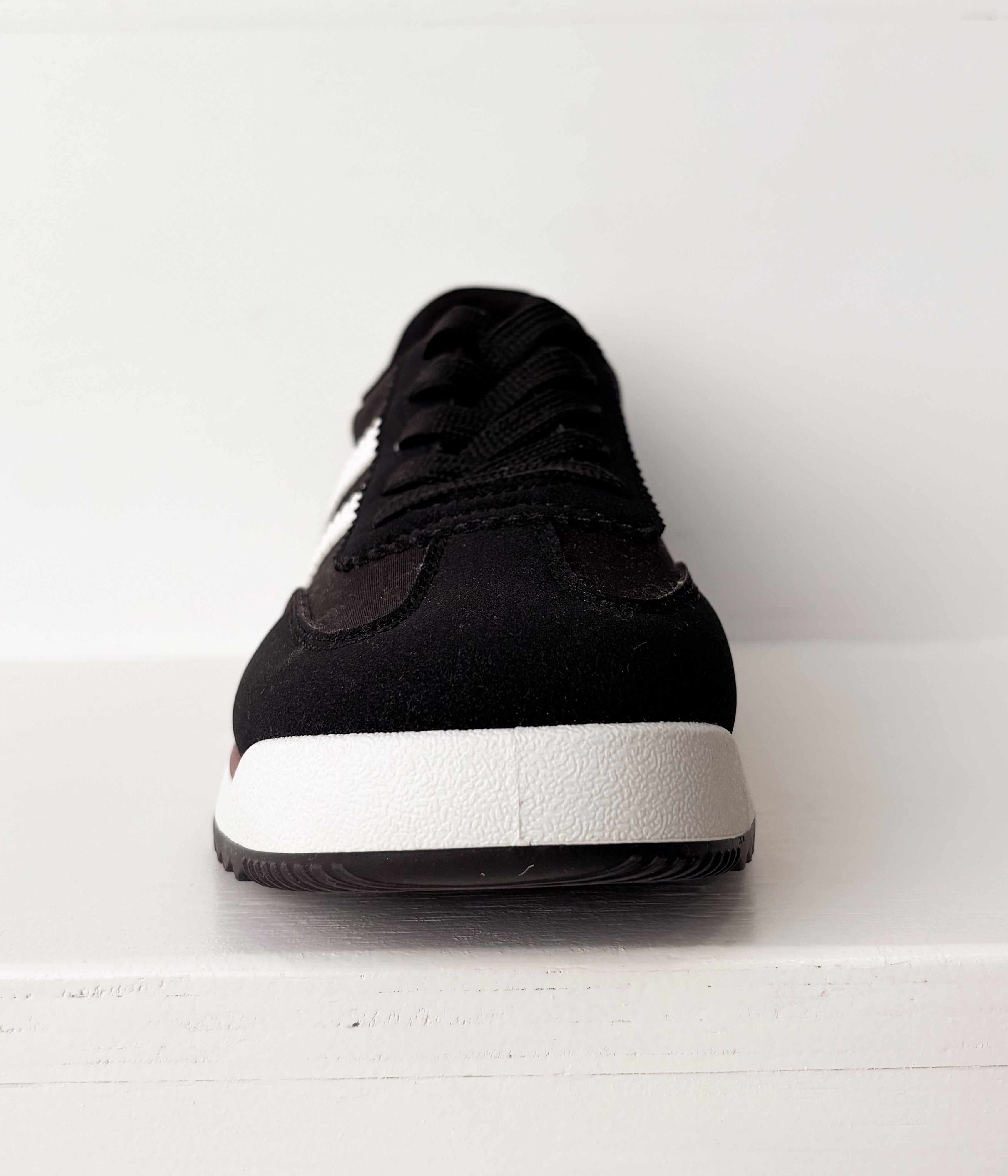 The Tokyo Dual Stripe Sneakers in Black