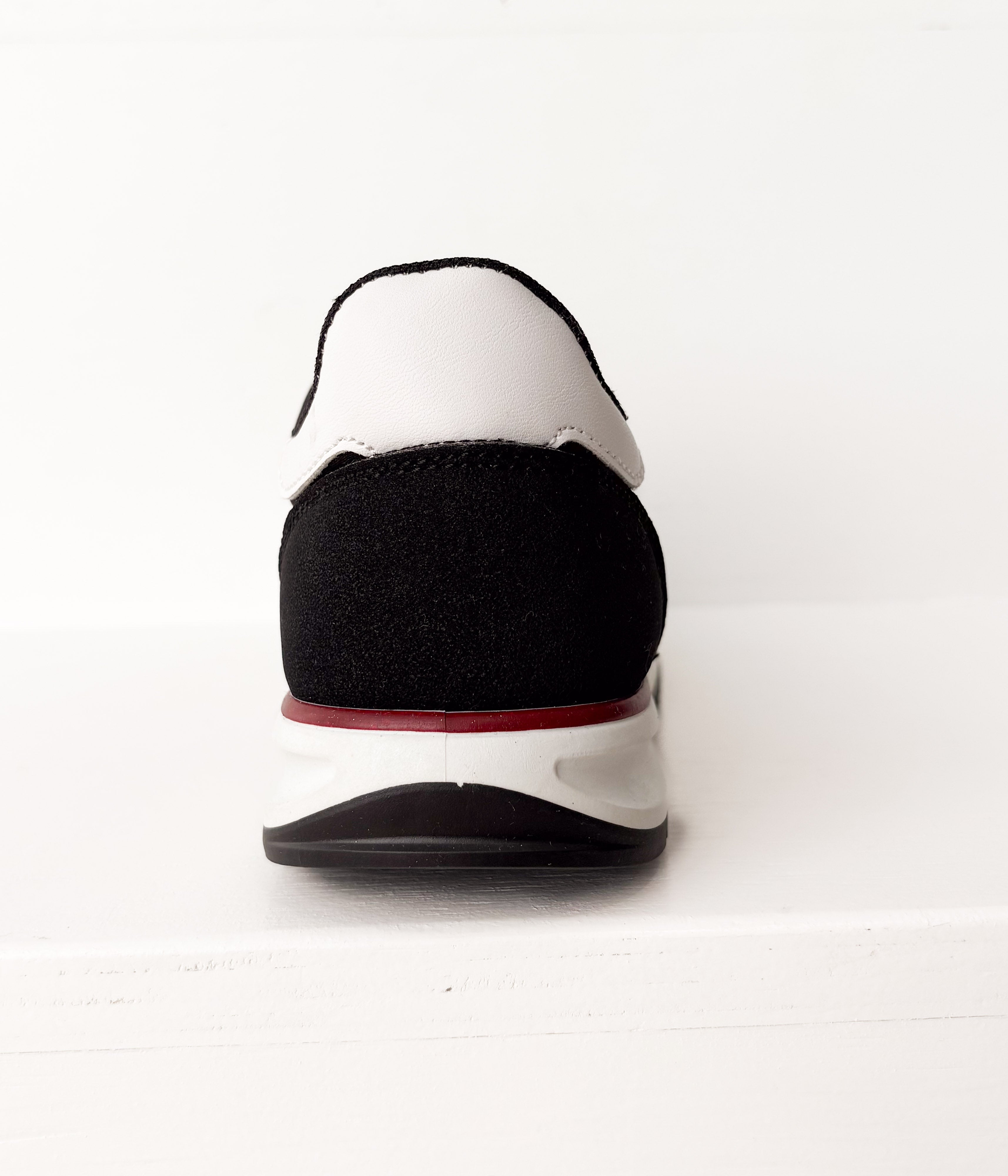 The Tokyo Dual Stripe Sneakers in Black