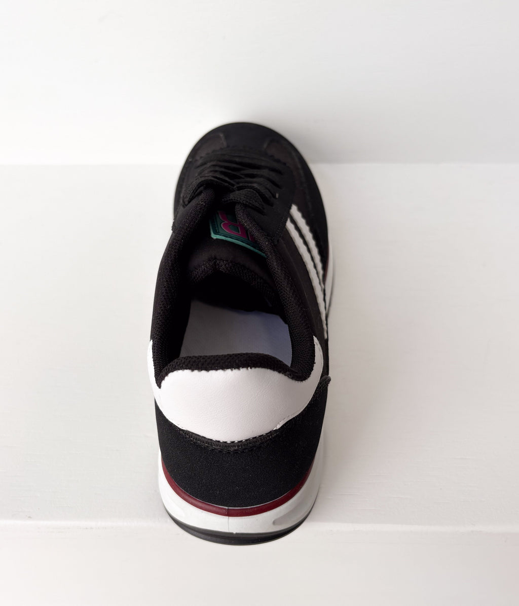 The Tokyo Dual Stripe Sneakers in Black